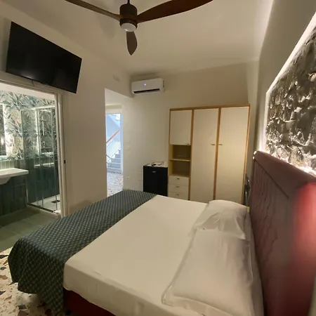 Cinquestelle Albergo del centro storico-2